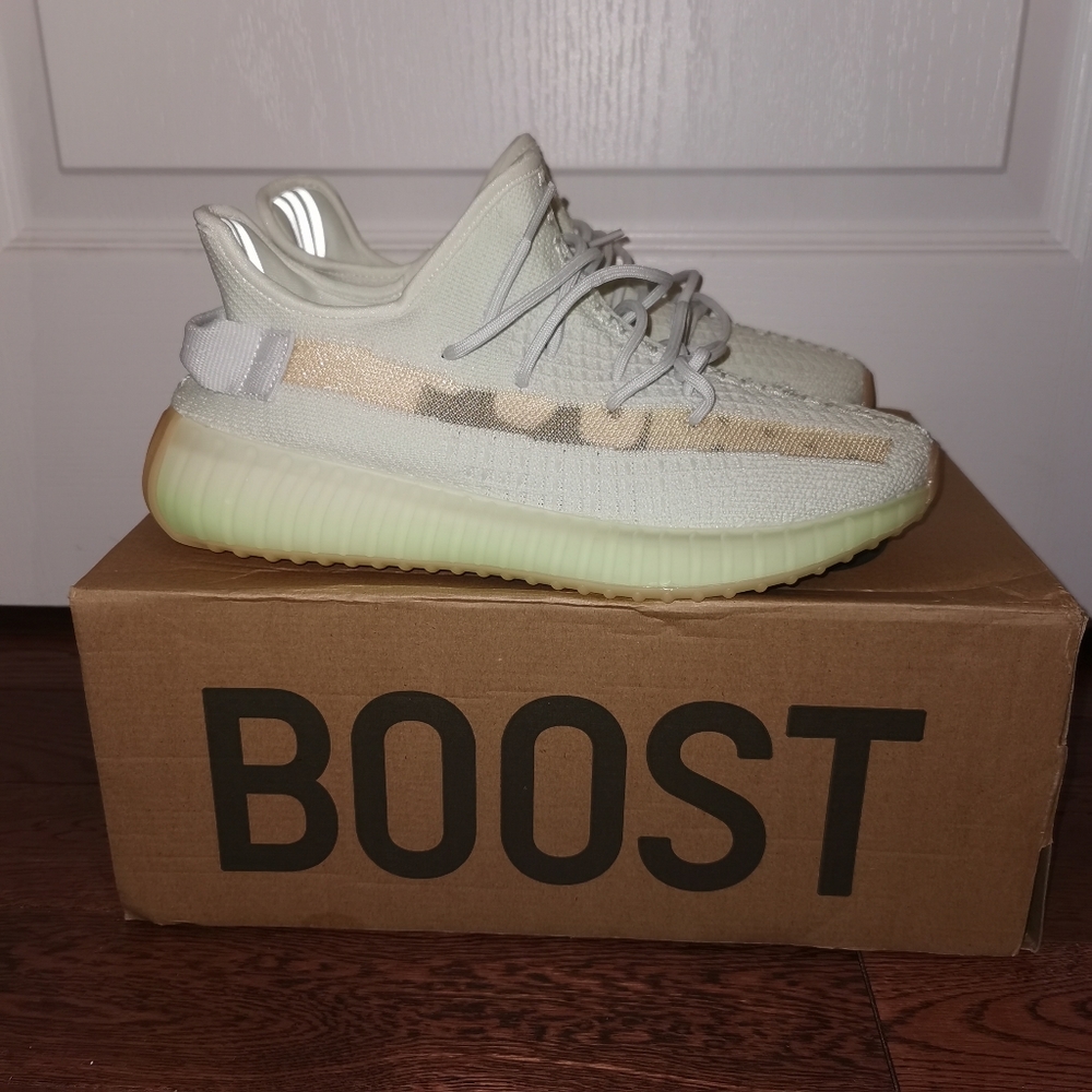 Yeezy 350 Boost v2 Hyperspaces (READ DESCRIPTION)